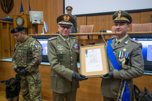 CONSEGNA MEDAGLIA D'ARGENTO AL MERITO DELL'ESERCITO AL CEMIVET 2