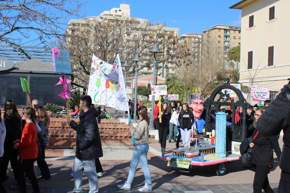 Parata del rimorchio di parata di carnevale di arti cultura